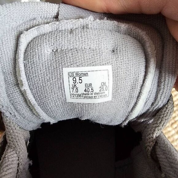 Vans Size Womens 9.5 Shoes High Top Skate Sneakers Gray suede fur rim - Picture 6 of 6